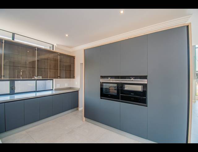 4 BEDROOM GATED ESTATE FOR SALE IN WATERLAKE FARM LIFESTYLE ESTATE